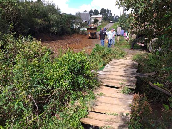 Prefeitura de Lages Prefeitura constrói ponte e abre rua no Caroba