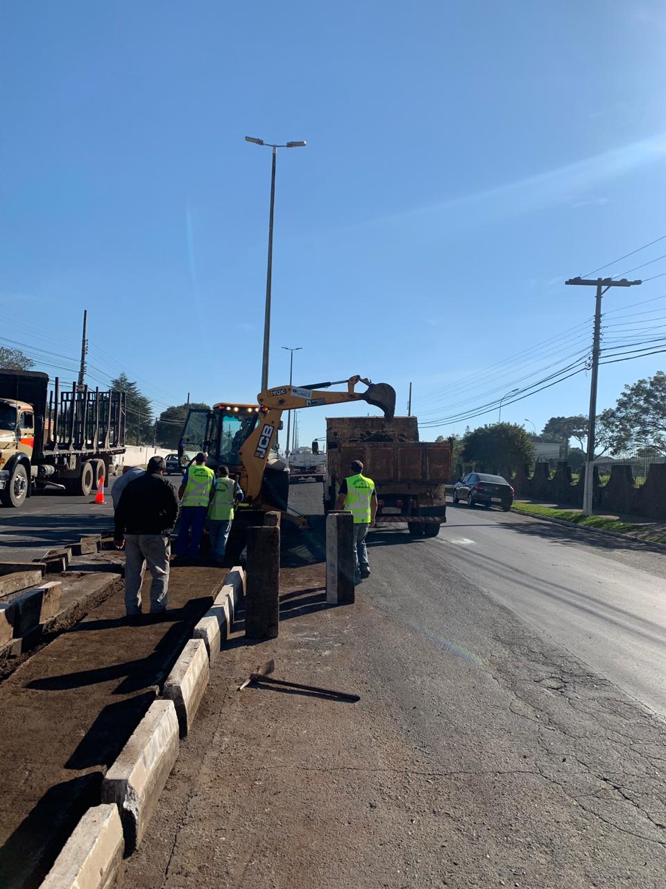 Prefeitura de Lages Final de semana de intenso trabalho na melhoria da infraestrutura da cidade