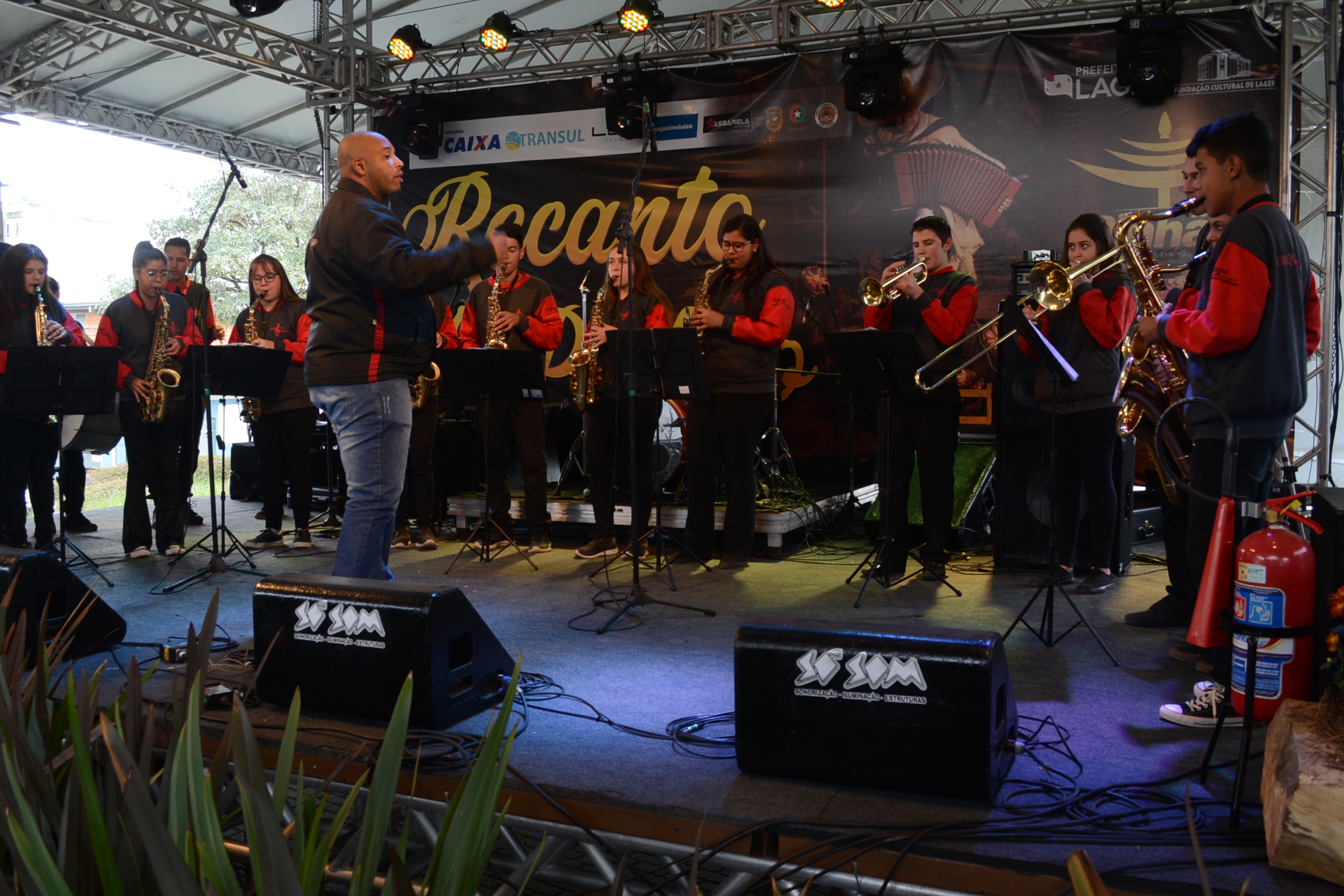 Prefeitura de Lages Sexta-feira animada no Recanto do Pinhão Aracy Paim