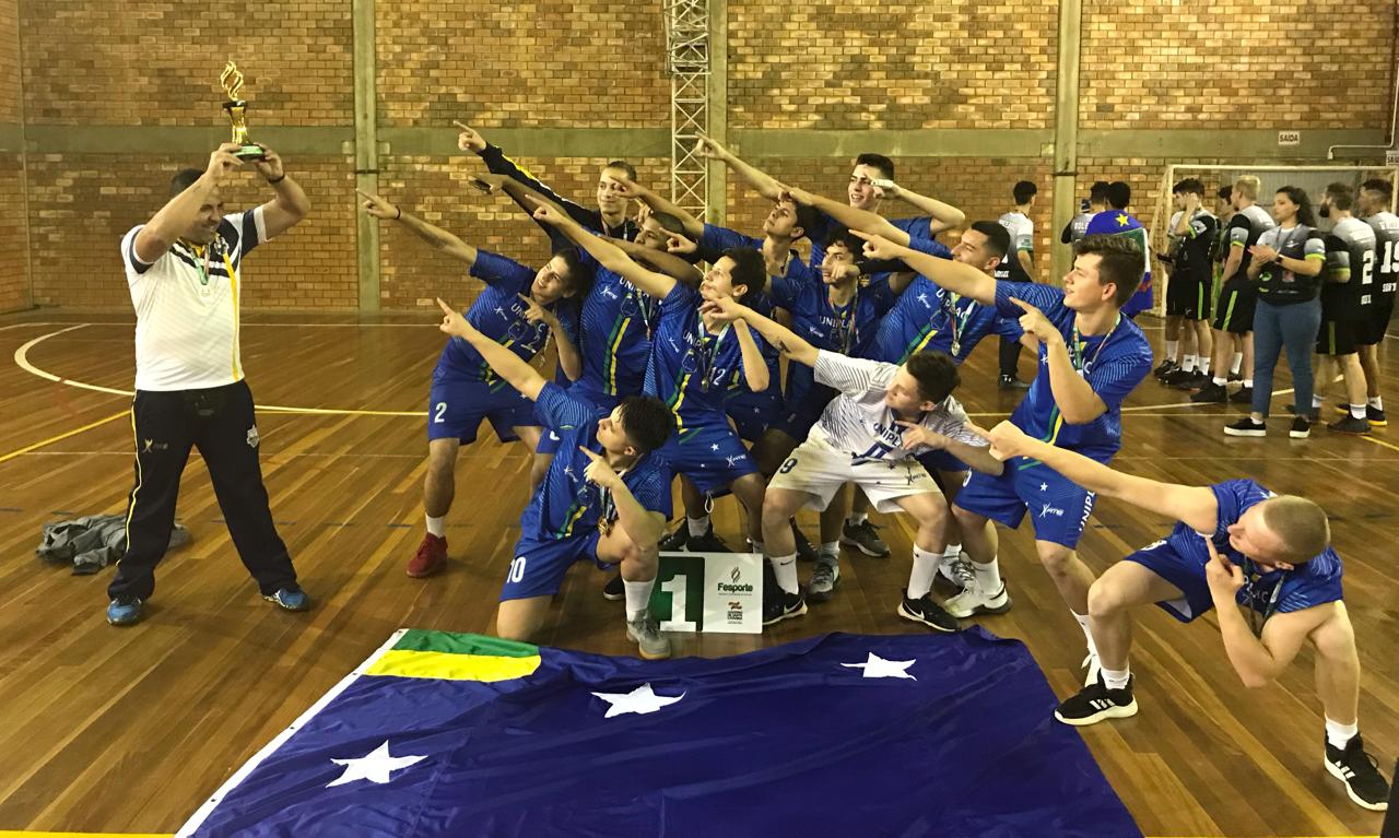 Prefeitura de Lages Lages garante ouro no vôlei masculino e bronze no futsal feminino na etapa regional dos Joguinhos Abertos