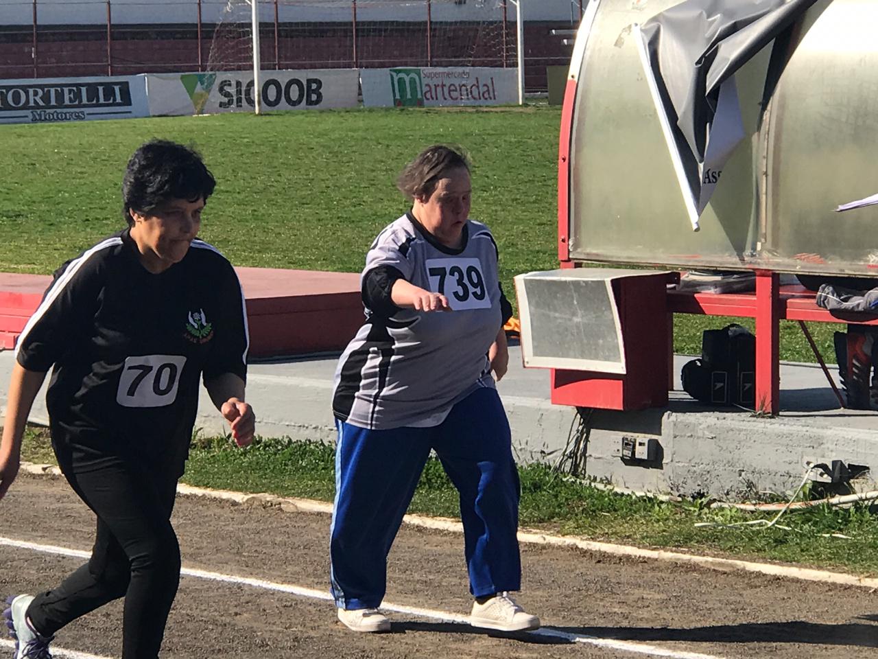 Prefeitura de Lages Circuito de Atletismo das Apaes é realizado no Estádio Municipal