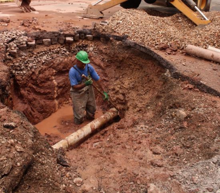 Prefeitura de Lages Rede danificada provoca falta d'água no Centro e em parte do Santa Rita e Brusque 