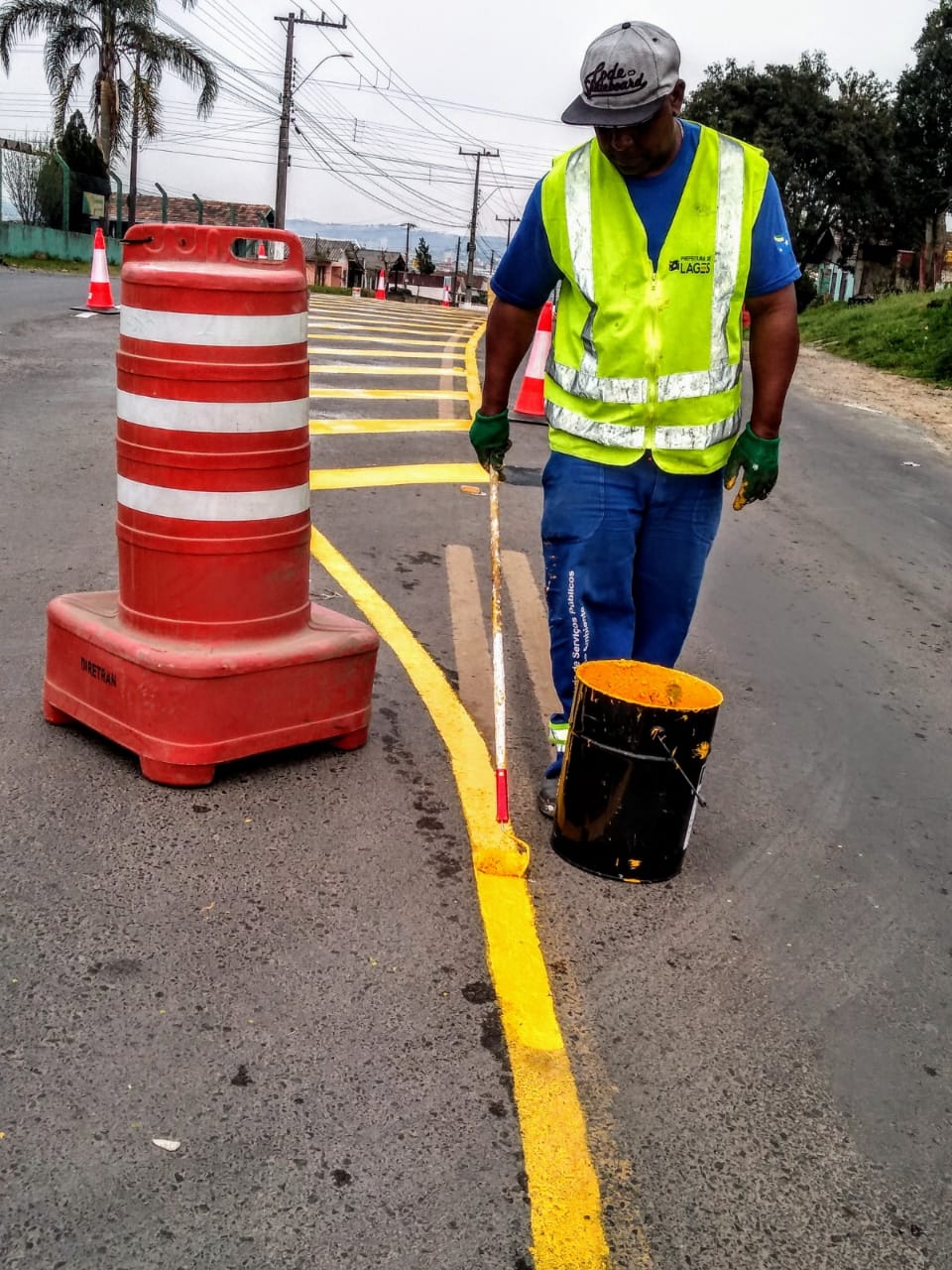 Prefeitura de Lages Trevo Alemão é implantado em via de divisa dos bairros Penha e São Miguel