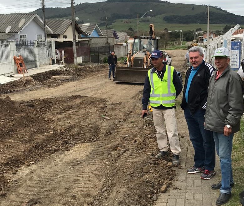 Prefeitura de Lages Minha Rua Melhor: final de semana de obras na rua Sebastião Ataíde, no Popular