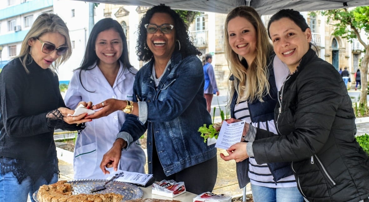 Prefeitura de Lages Nutricionistas da prefeitura participam de feira no Dia Mundial da Alimentação