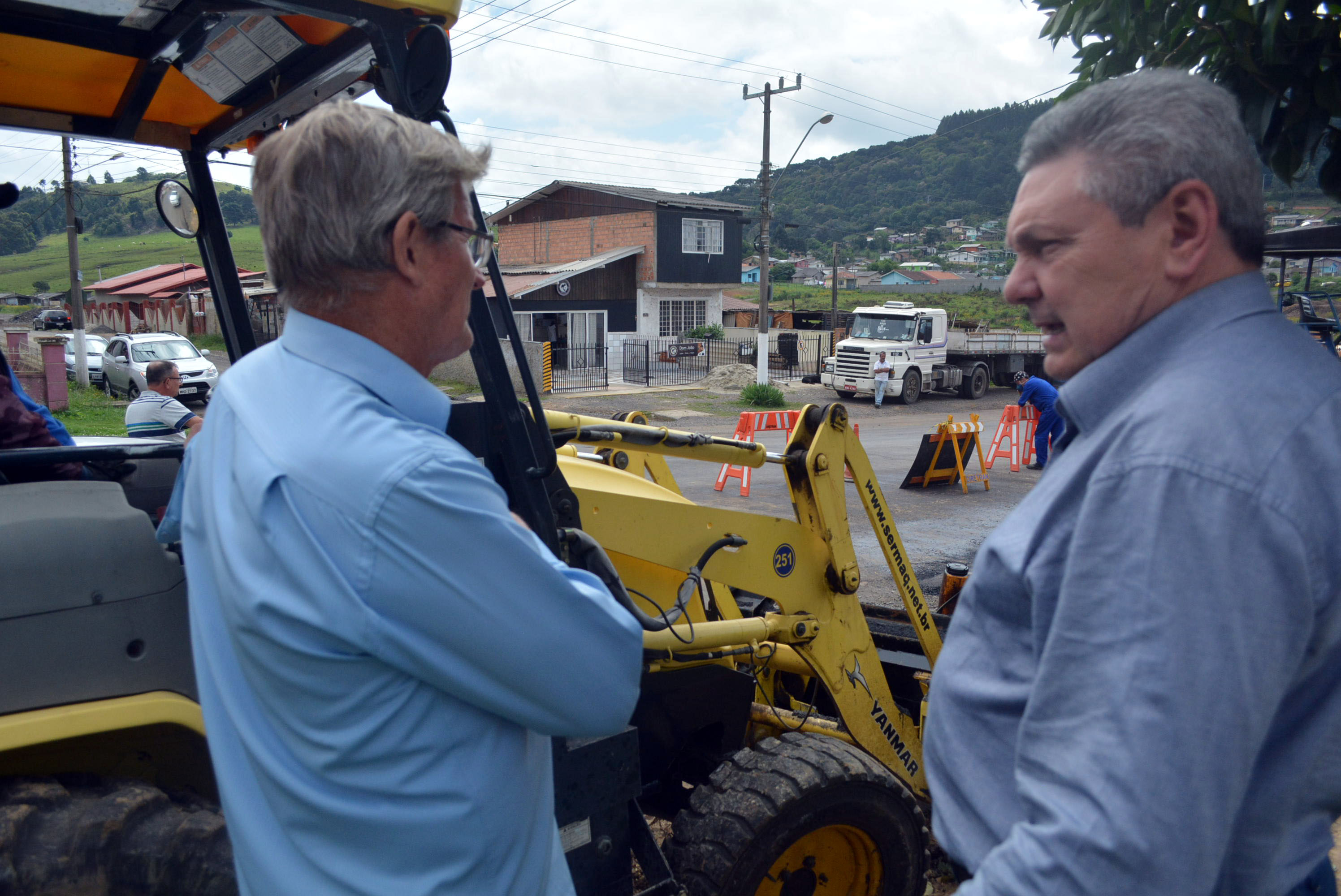 Prefeitura de Lages Prefeito vistoria obras de revitalização da Aujor Luz e Osvaldo Aranha