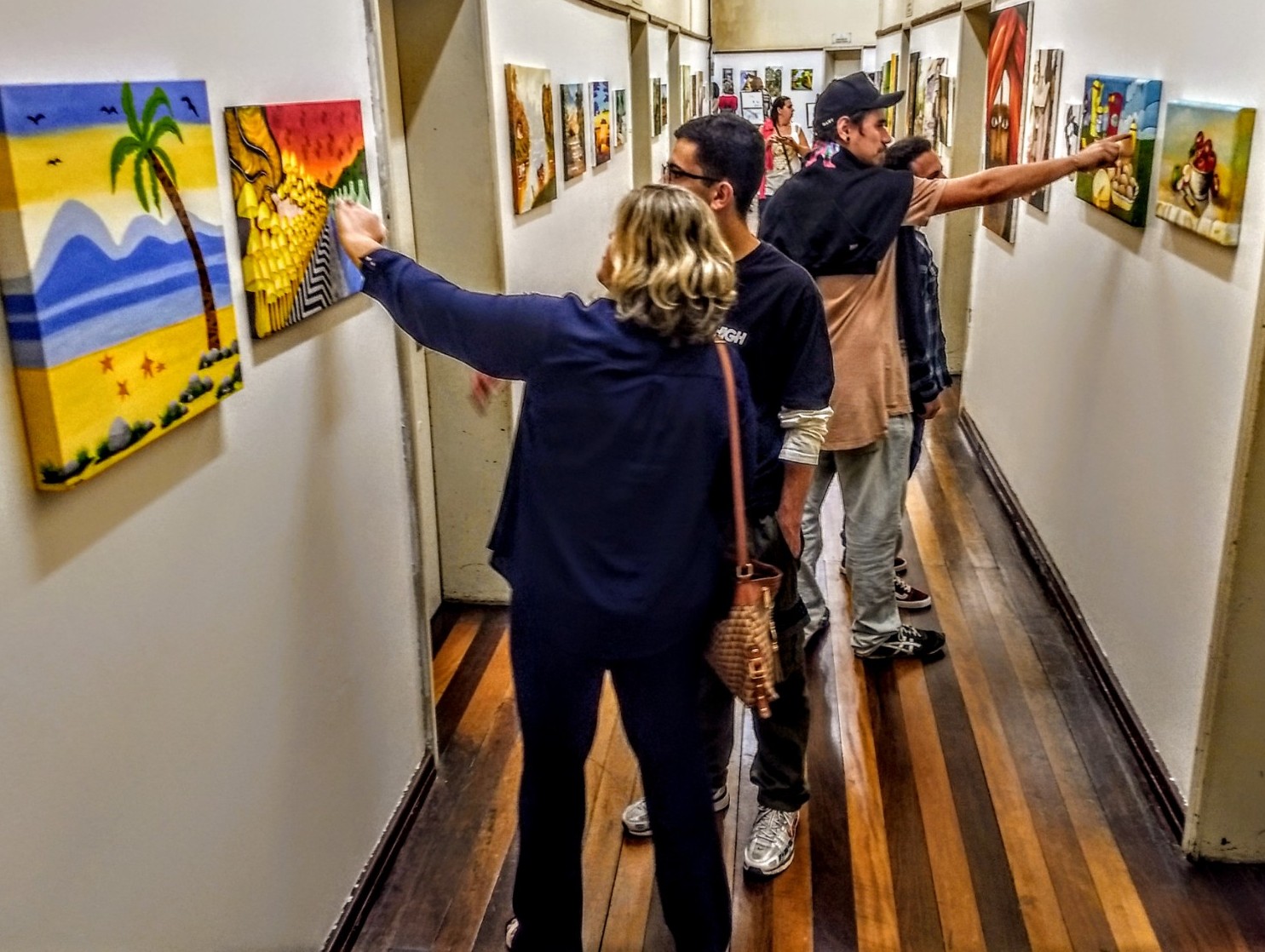 Prefeitura de Lages Exposições no Hall da Fundação Cultural: alunos da Escola de Artes mostram trabalhos dos cursos de desenho e pintura em tela