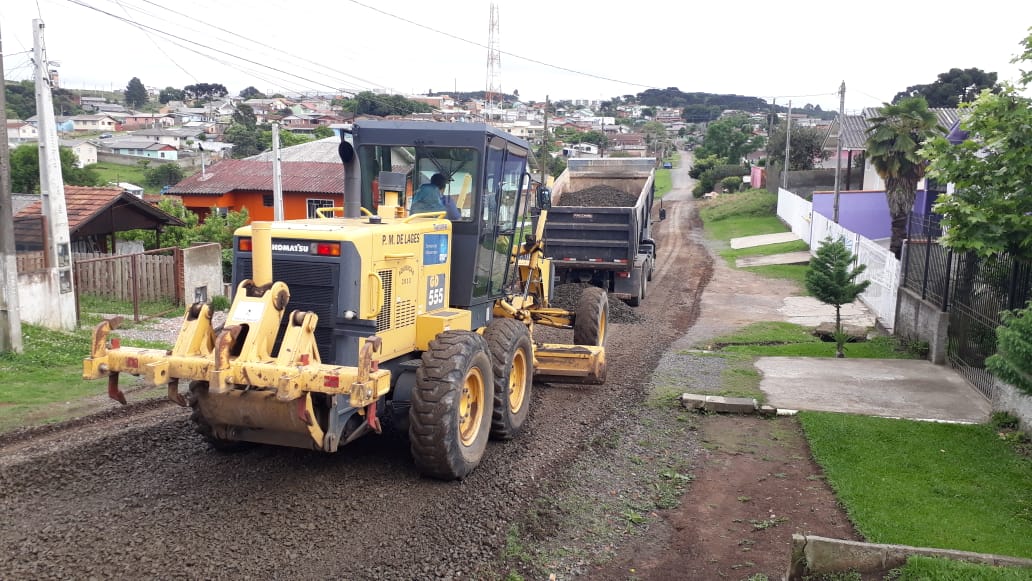 Prefeitura de Lages Comunidade Melhor: ruas sem pavimento recebem melhorias na região do bairro Penha