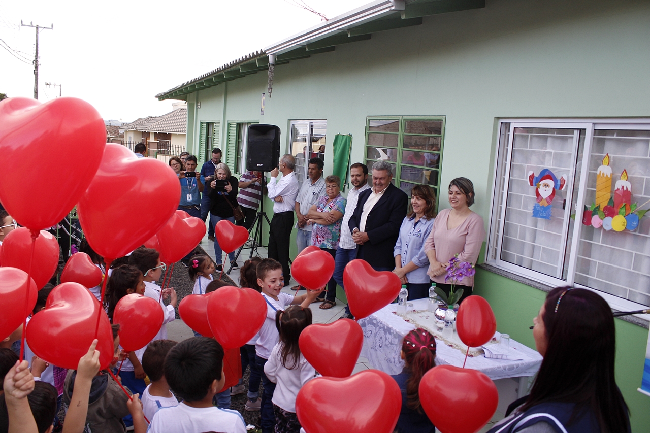 Prefeitura de Lages Prefeito Ceron entrega obras de revitalização e ampliação do Ceim Ivo Pacheco de Andrade 