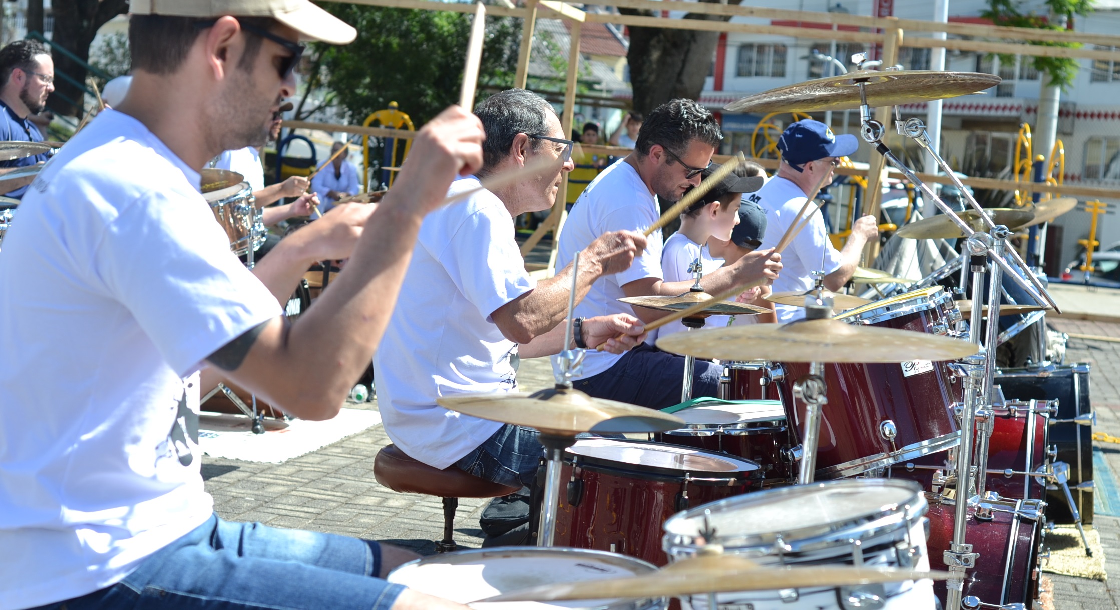 Prefeitura de Lages Lages 253 anos: Drummer Day Lages celebra o rock em família na praça Joca Neves 