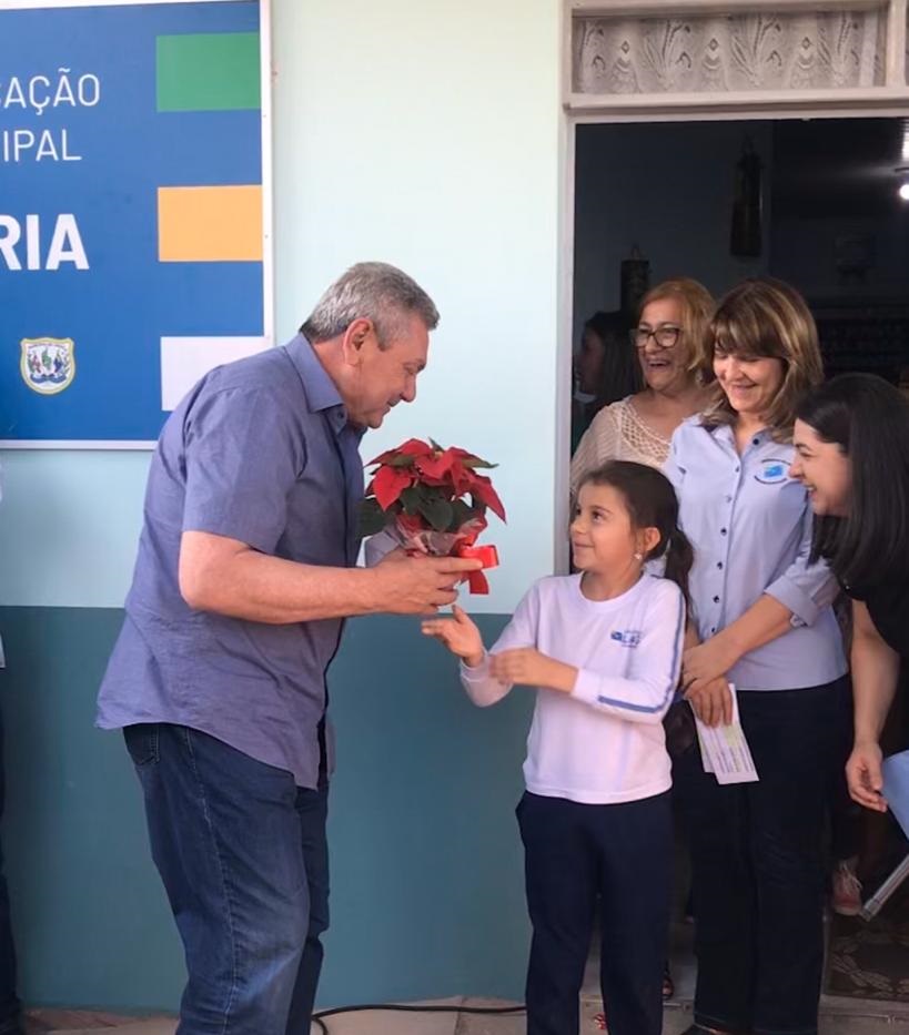 Prefeitura de Lages Prefeito Ceron entrega revitalização do Ceim Araucária que beneficia 160 crianças 