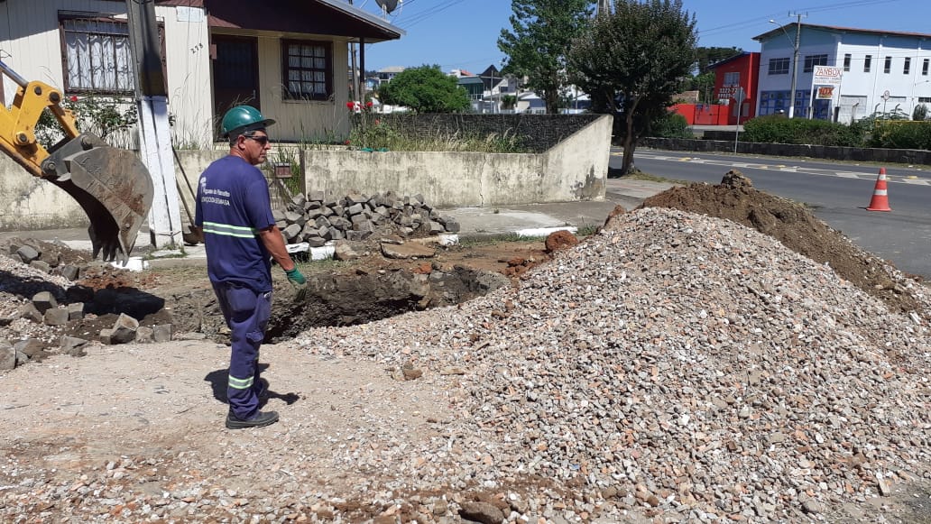 Prefeitura de Lages Rompimento de rede prejudica abastecimento de água em mais de dez bairros da cidade neste domingo