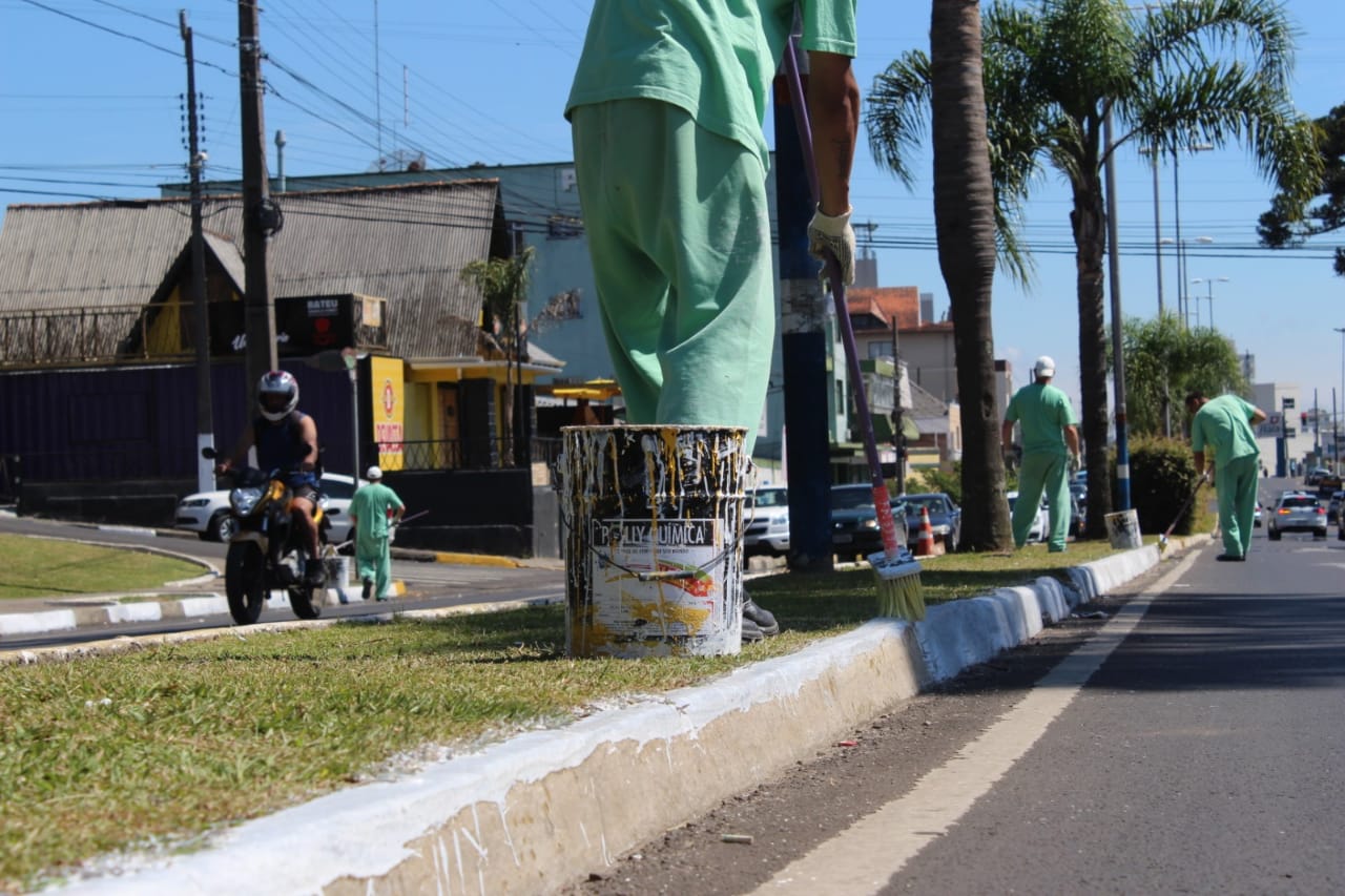 Prefeitura de Lages Reeducandos já atuam no serviço de manutenção urbana em Lages