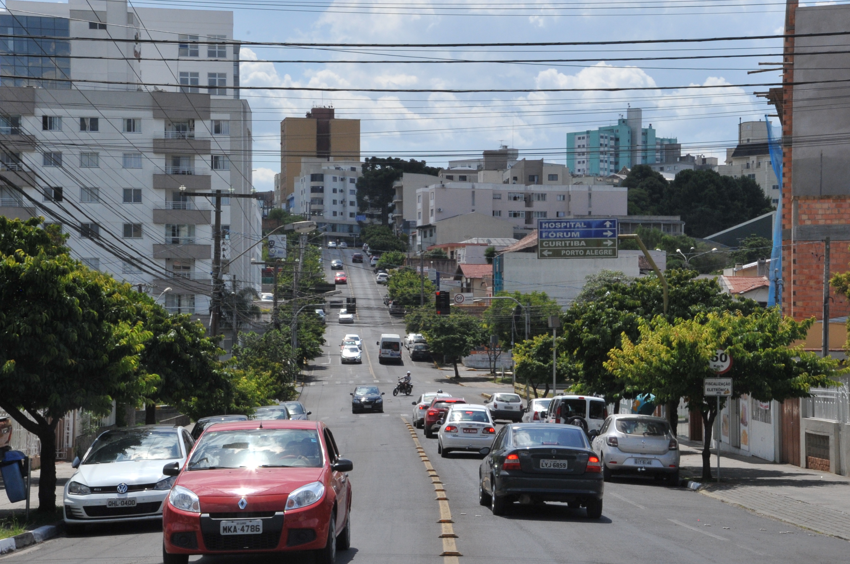 Prefeitura de Lages Lei de remoção de veículos abandonados pretende acabar com problema antigo em Lages 