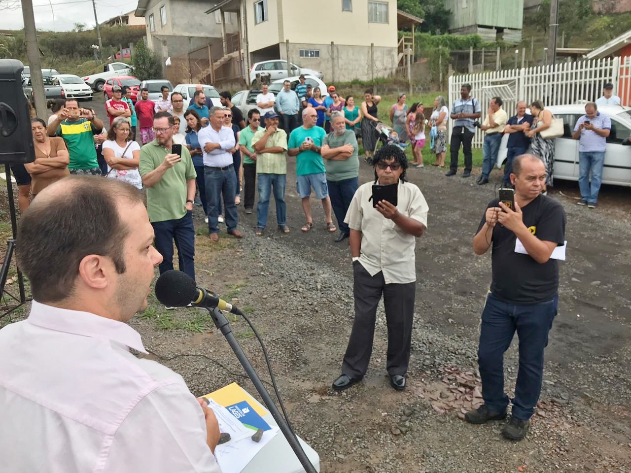 Prefeitura de Lages Minha Rua Melhor: Rua Adolfo Freygang, no São Pedro, será asfaltada após quase 40 anos de espera