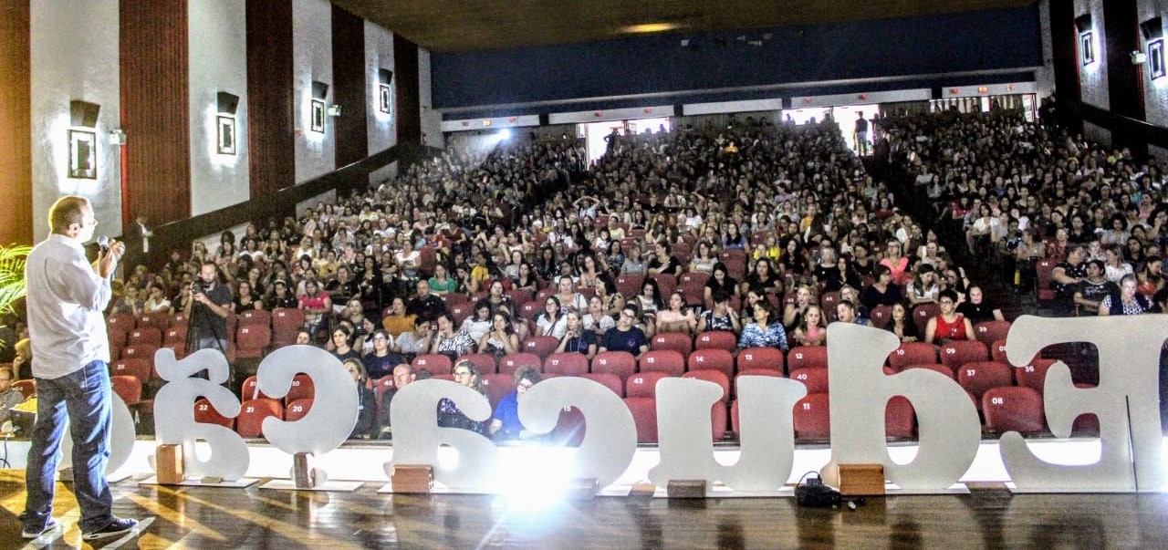 Prefeitura de Lages Aproximadamente 1.600 professores da rede municipal de ensino participam da abertura do ano letivo 2020