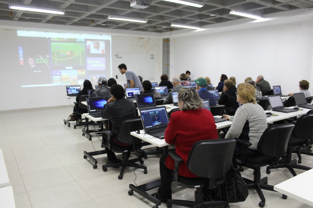 Prefeitura de Lages Prefeitura e Orion Parque abrem inscrições para curso de inclusão digital da melhor idade