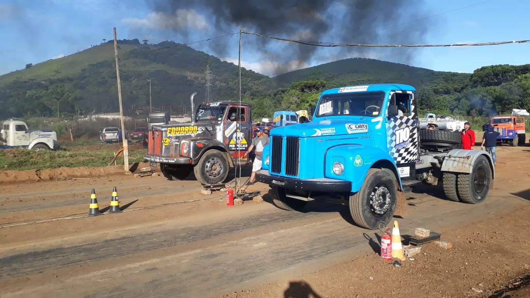 Prefeitura de Lages Arrancadão de Caminhões movimenta pista das Pedras Brancas