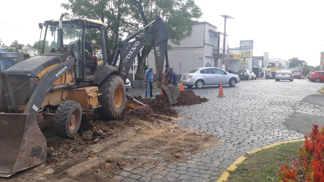 Prefeitura de Lages Minha Rua Melhor: iniciam as obras de asfaltamento na rua Coronel Serafim de Moura, no Centro