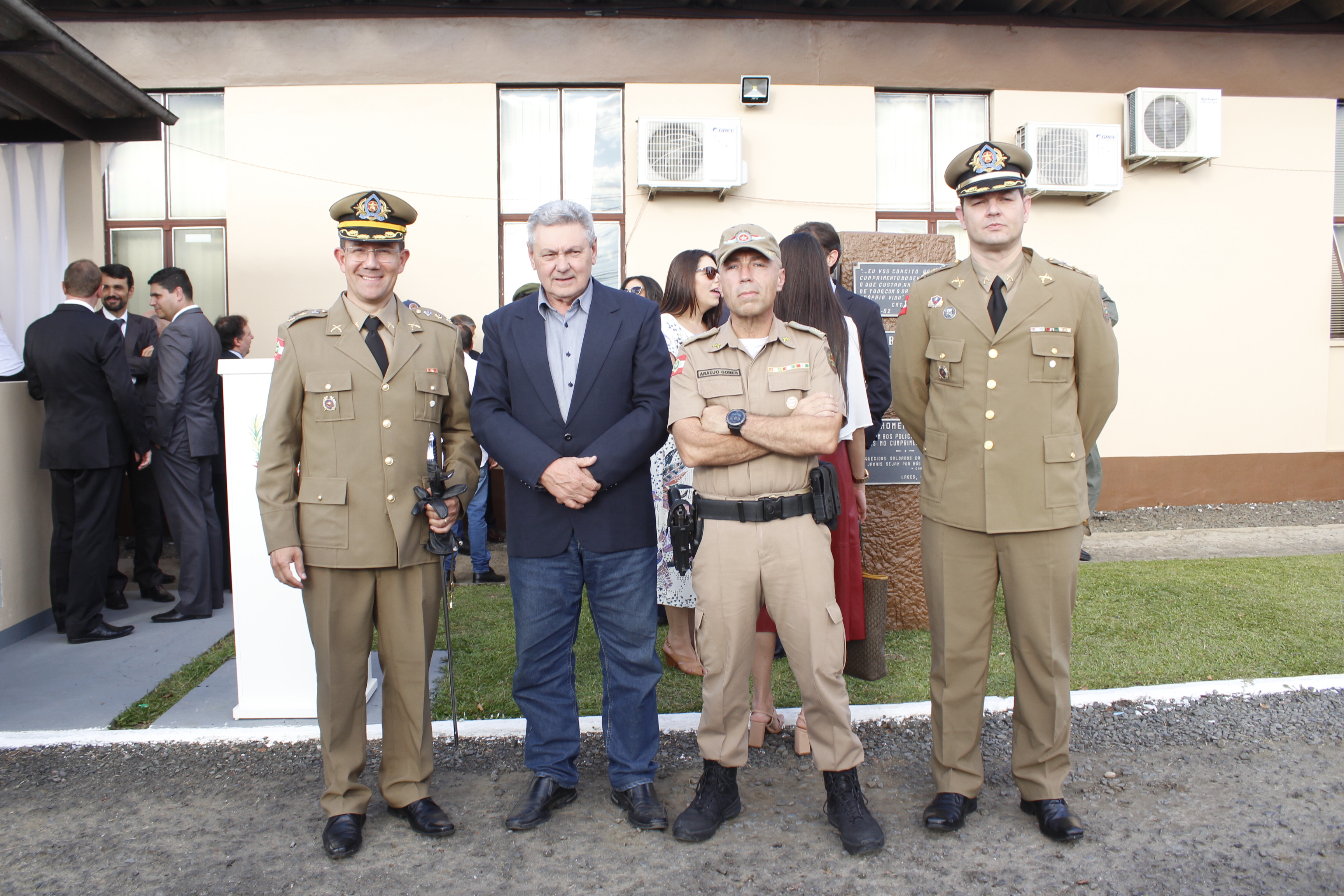 Prefeitura de Lages Prefeito Antonio Ceron prestigia troca de comando do 6° BPM e agradece parcerias com o Município