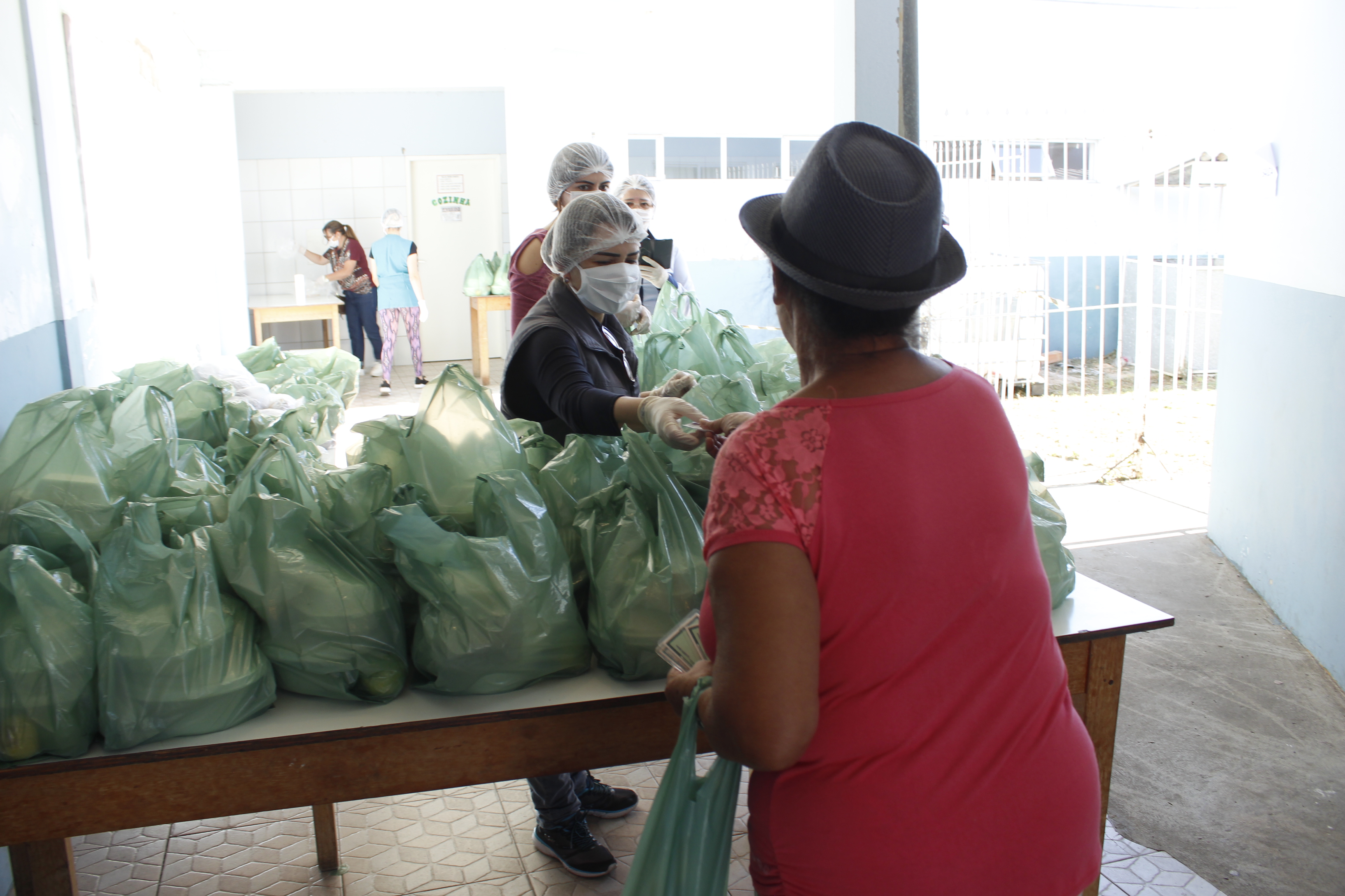 Prefeitura de Lages Coronavírus: distribuição dos kits emergenciais de alimentação escolar na área urbana será remodelada a partir desta semana