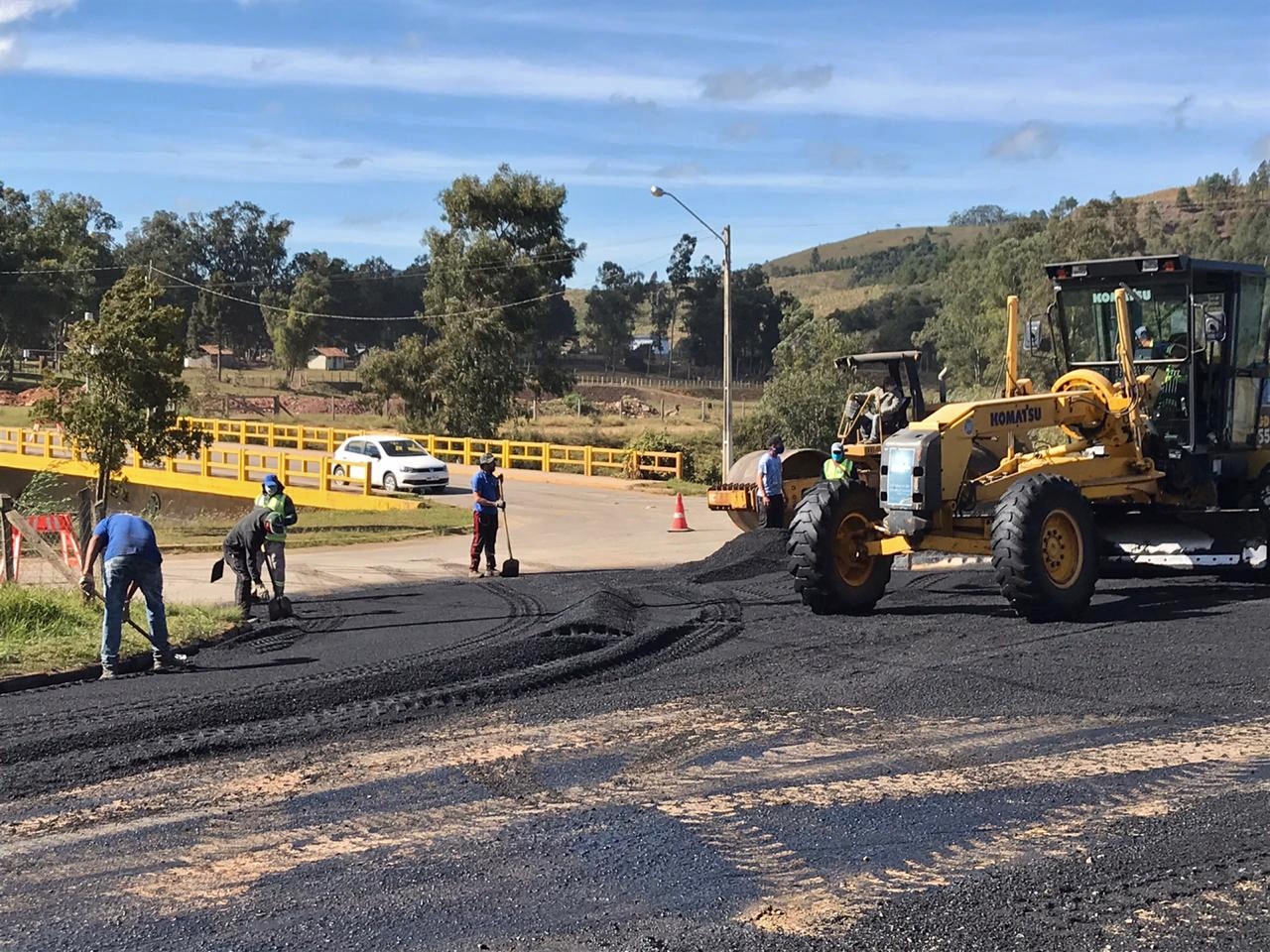 Prefeitura de Lages Minha Rua Melhor: Prefeitura implanta primeira camada asfáltica em trecho da rua Cirilo Vieira Ramos