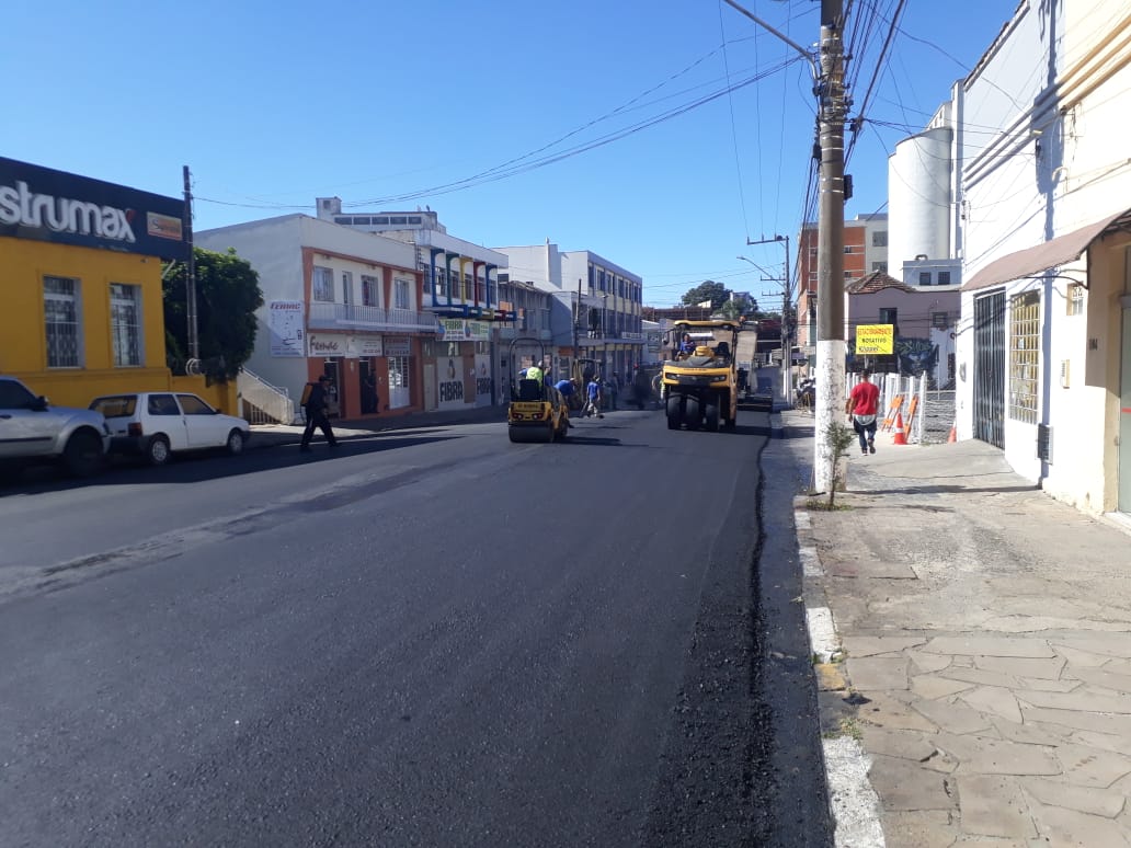 Prefeitura de Lages Prefeitura prossegue com obras de asfaltamento no Centro de Lages