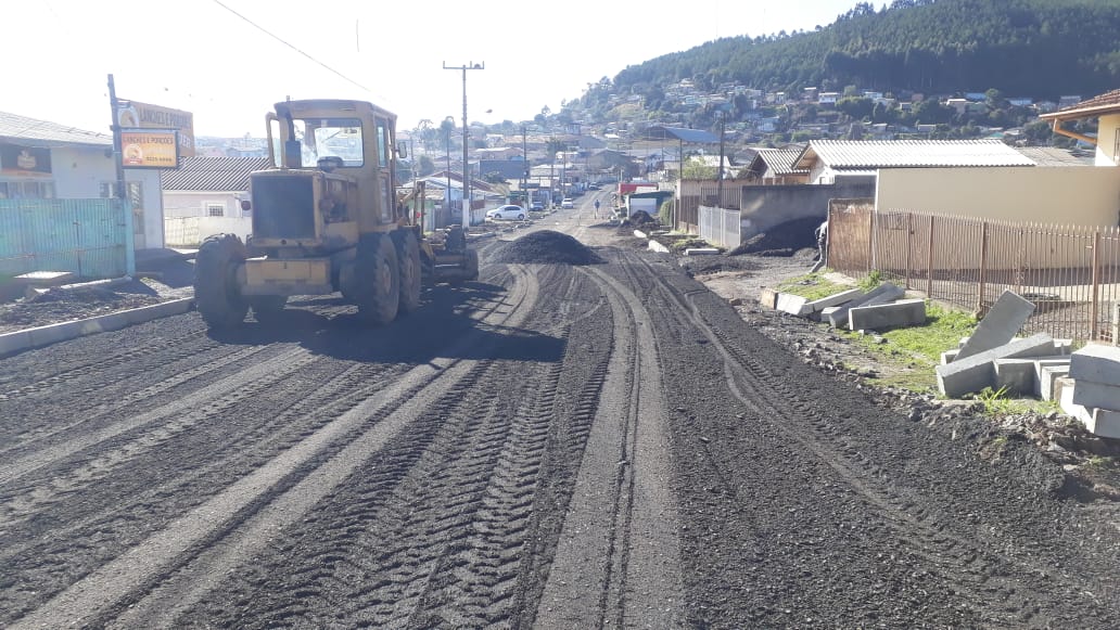 Prefeitura de Lages Minha Rua Melhor: avançam as obras de reurbanização da Frei Nicodemus, entre os bairros Santa Catarina, São Luiz e Santo Antônio 