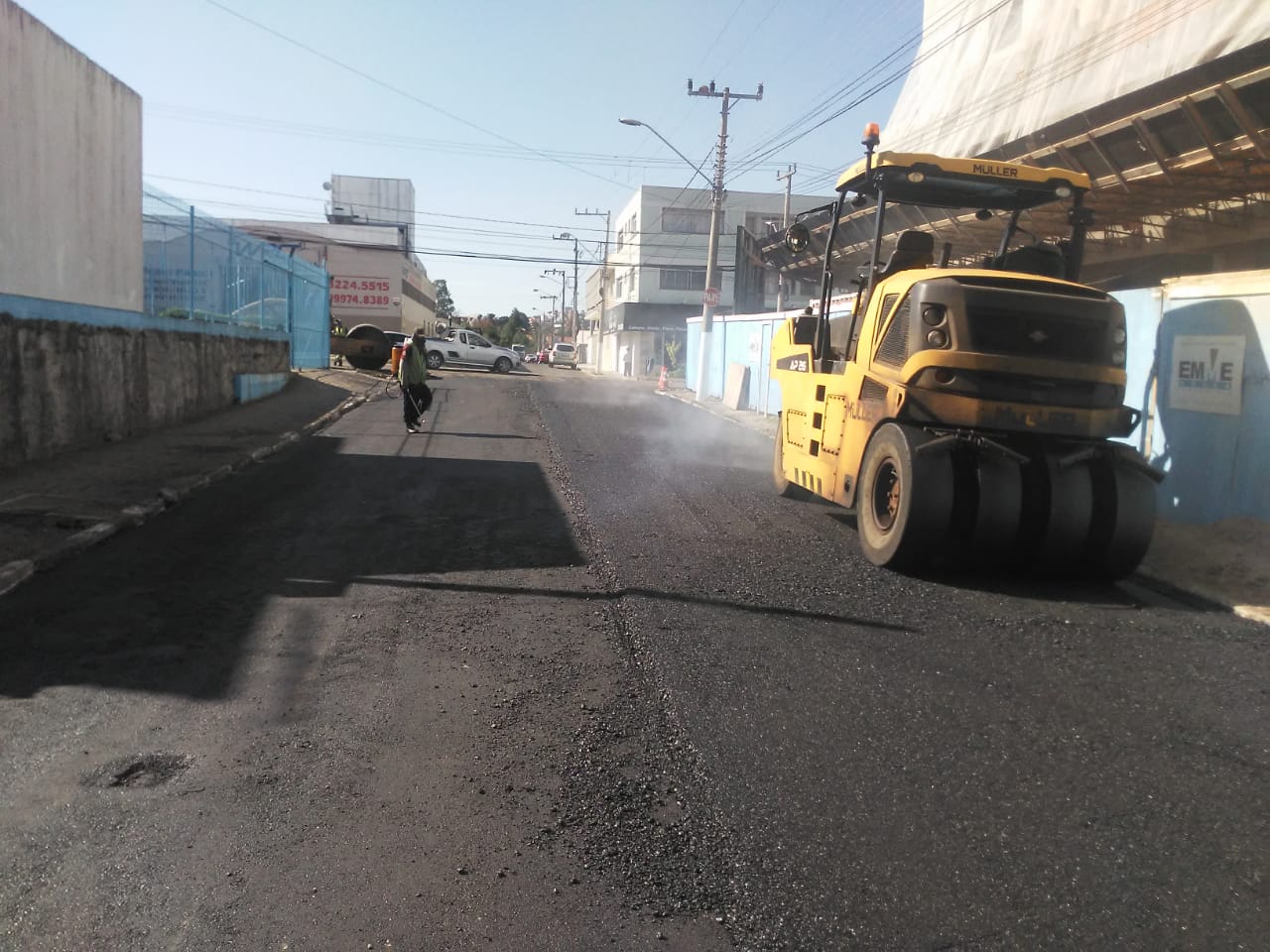 Prefeitura de Lages Minha Rua Melhor: Prefeitura asfalta a rua Maranhão, no bairro São Cristóvão, neste sábado