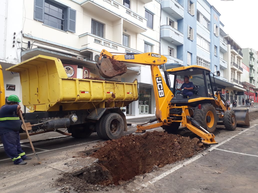 Prefeitura de Lages Rua Coronel Córdova terá tubulação antiga substituída por rede mais resistente