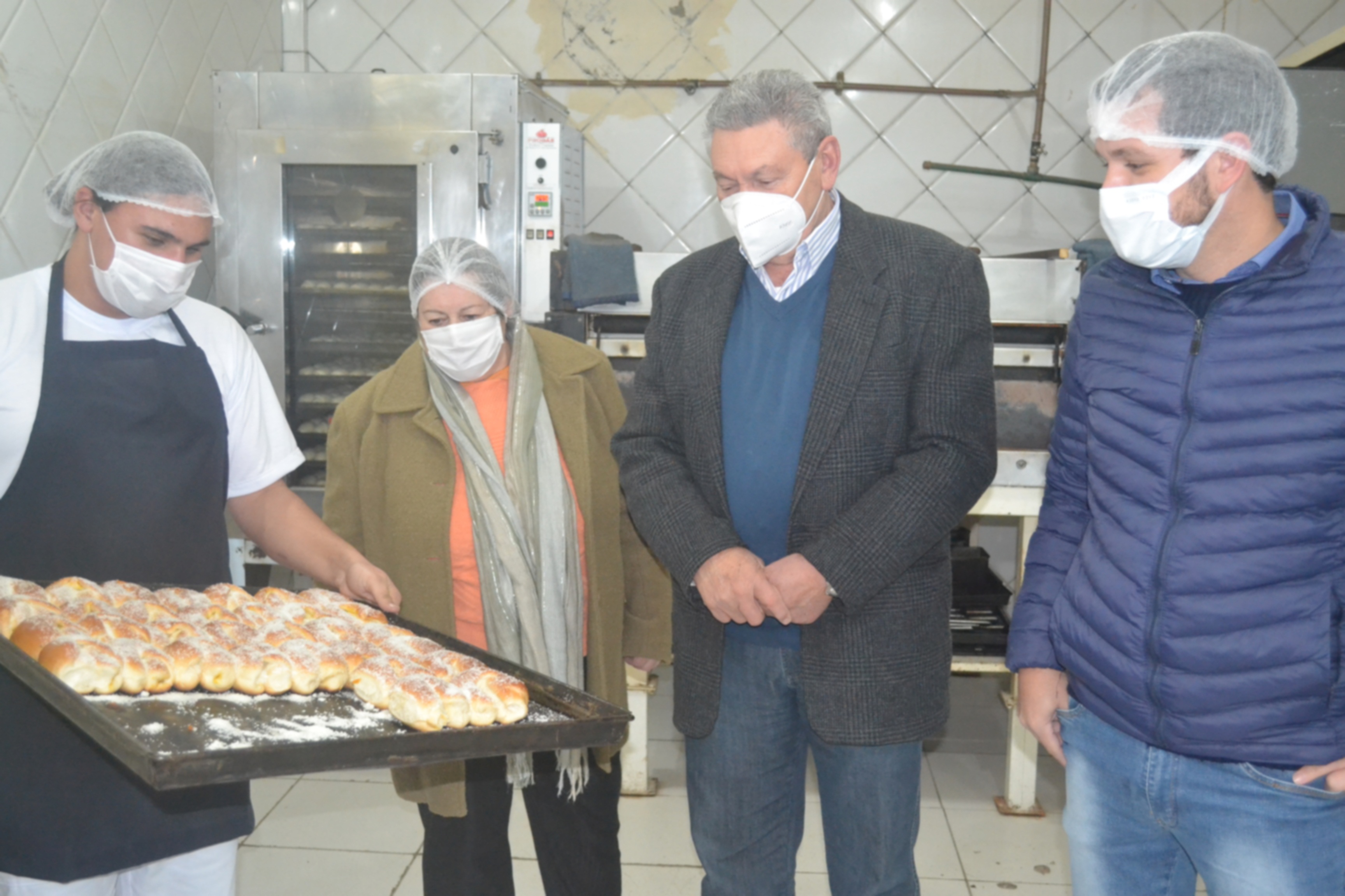 Prefeitura de Lages Padaria da Assistência Social distribui 25 mil pães por semana