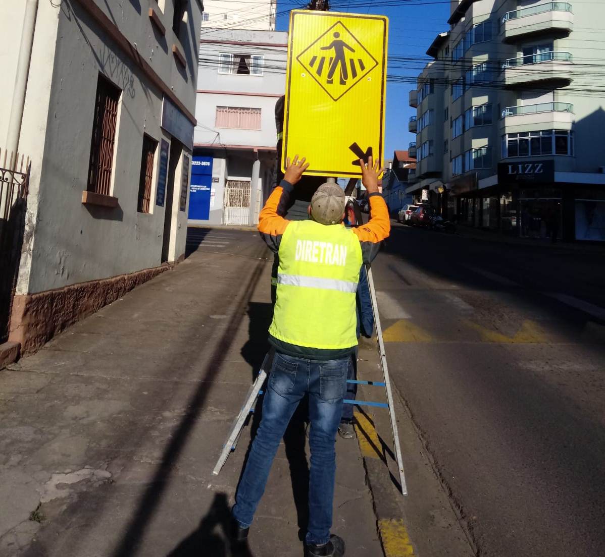 Prefeitura de Lages Prefeitura trabalha na manutenção da sinalização de trânsito em Lages