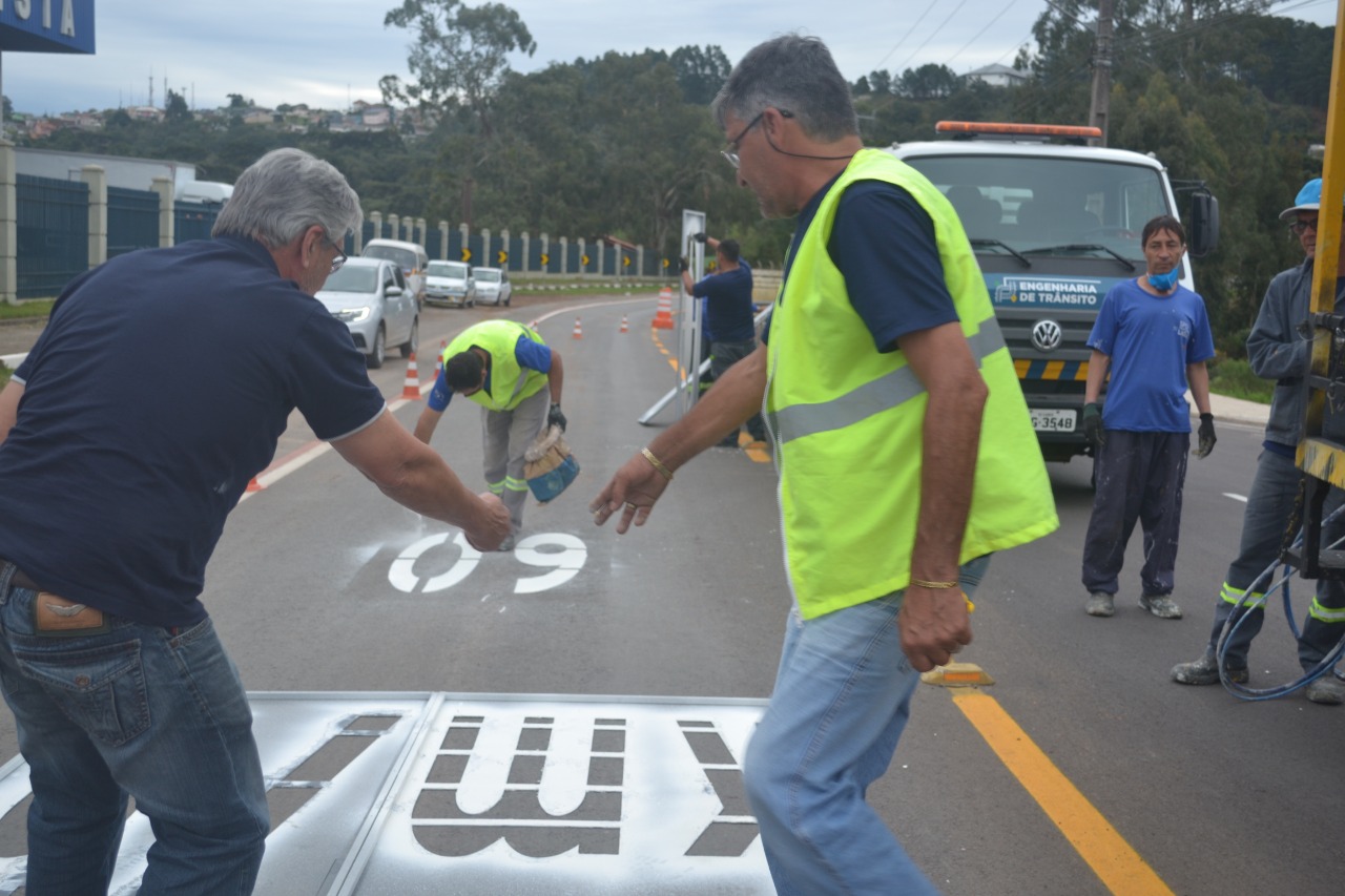 Prefeitura de Lages Diretran restaura sinalização horizontal de trânsito