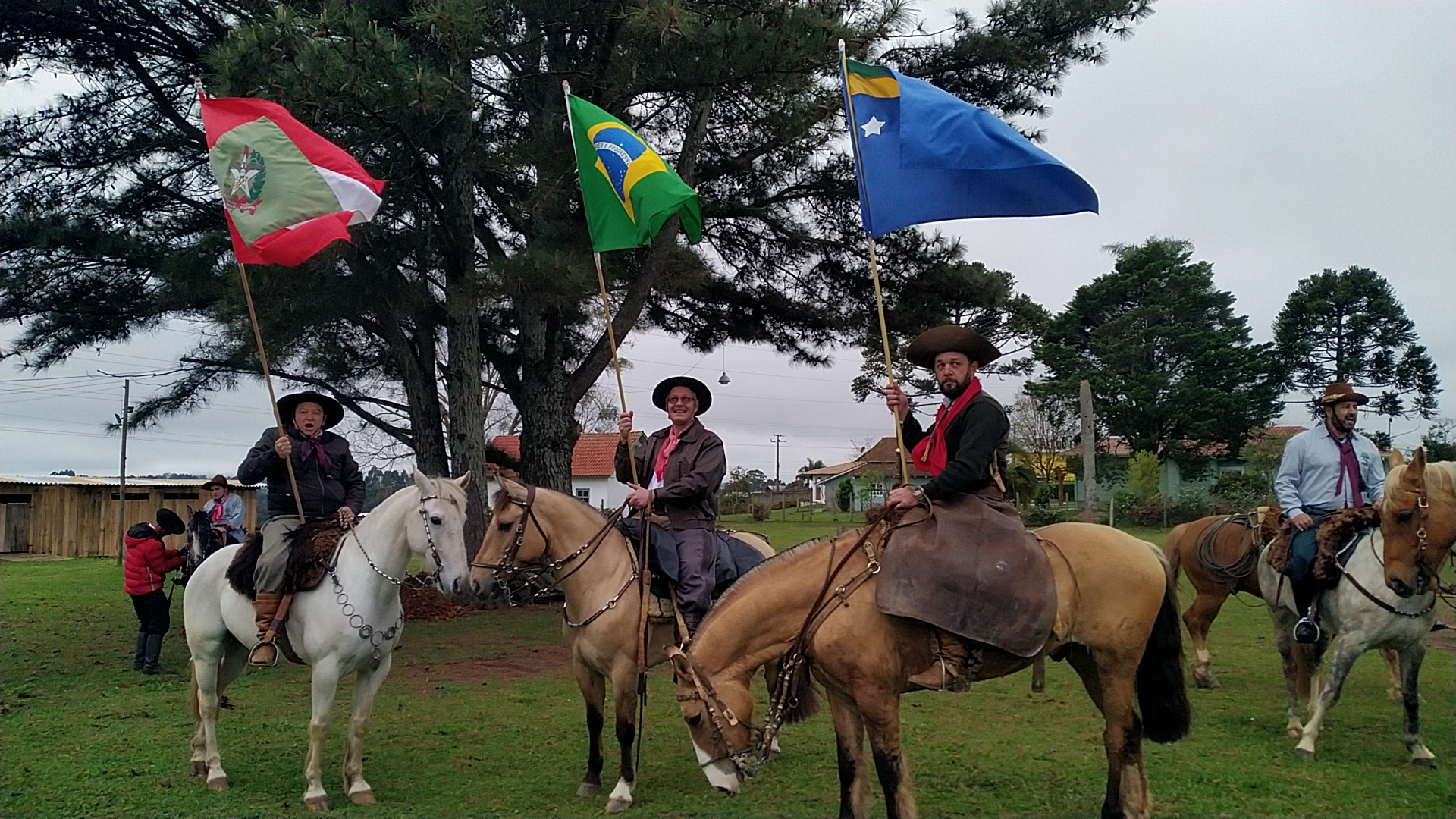 Prefeitura de Lages Semana Farroupilha: Chama Crioula marca a abertura de um evento que une os Centros de Tradição Gaúcha e homenageia Anita Garibaldi