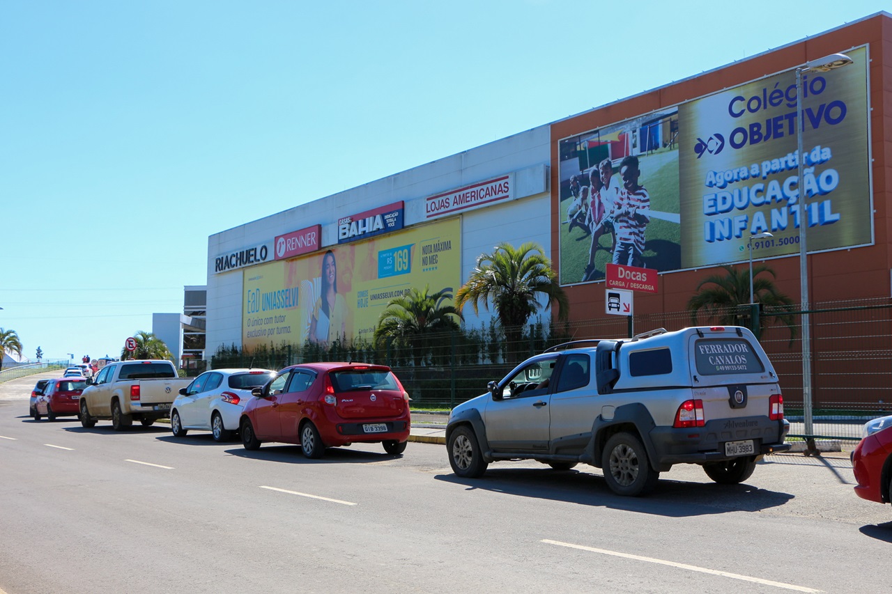 Prefeitura de Lages Coronavírus: primeiro dia de vacinação no Lages Garden Shopping tem boa adesão dos lageanos