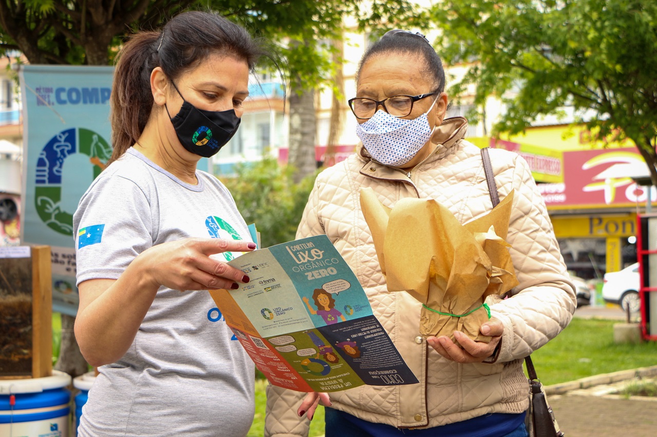 Prefeitura de Lages Meio Ambiente: compostagem ecológica com utilização do lixo orgânico é divulgada à população