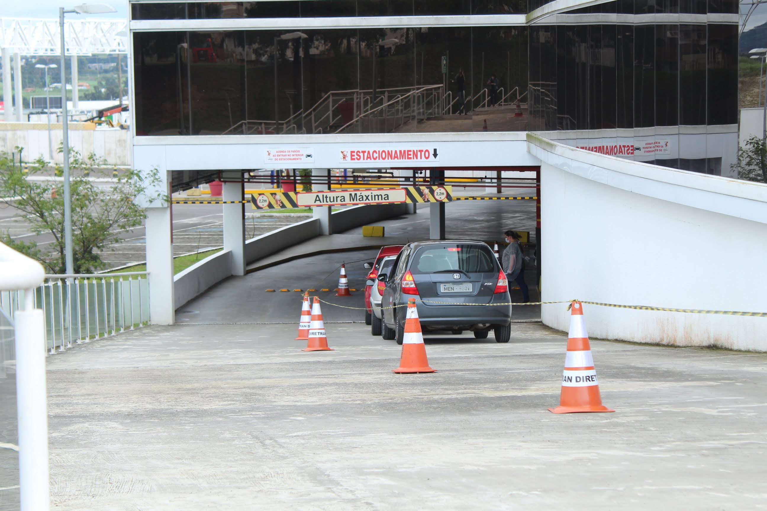 Prefeitura de Lages Coronavírus: sábado de vacinação no Garden Shopping tem movimento tranquilo em Lages