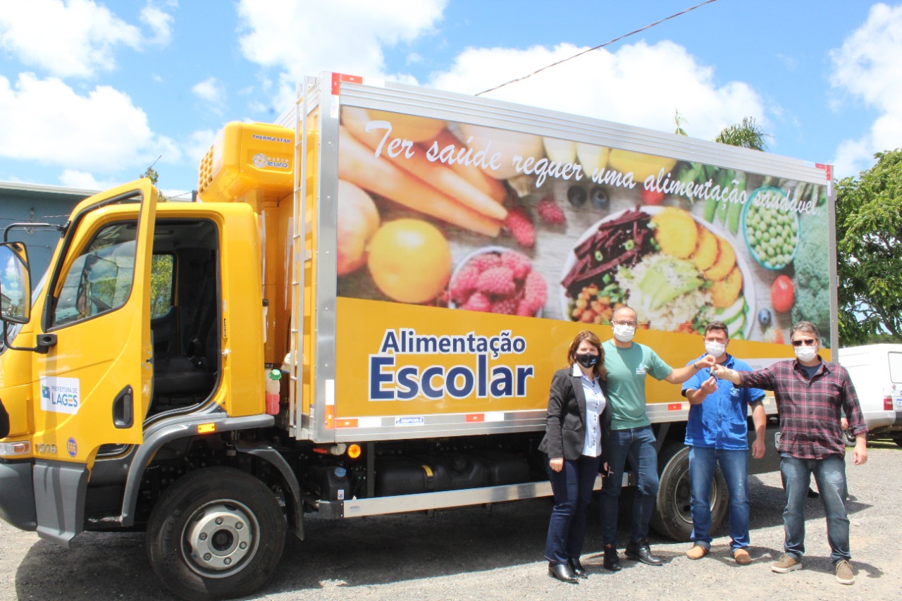 Prefeitura de Lages Prefeitura de Lages adquire novo caminhão frigorífico para a Alimentação Escolar