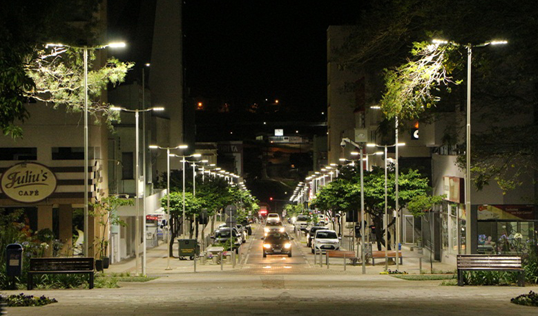 Prefeitura de Lages Até o final do 1º semestre de 2022, 60% da cidade terá iluminação de LED instalada pela Prefeitura