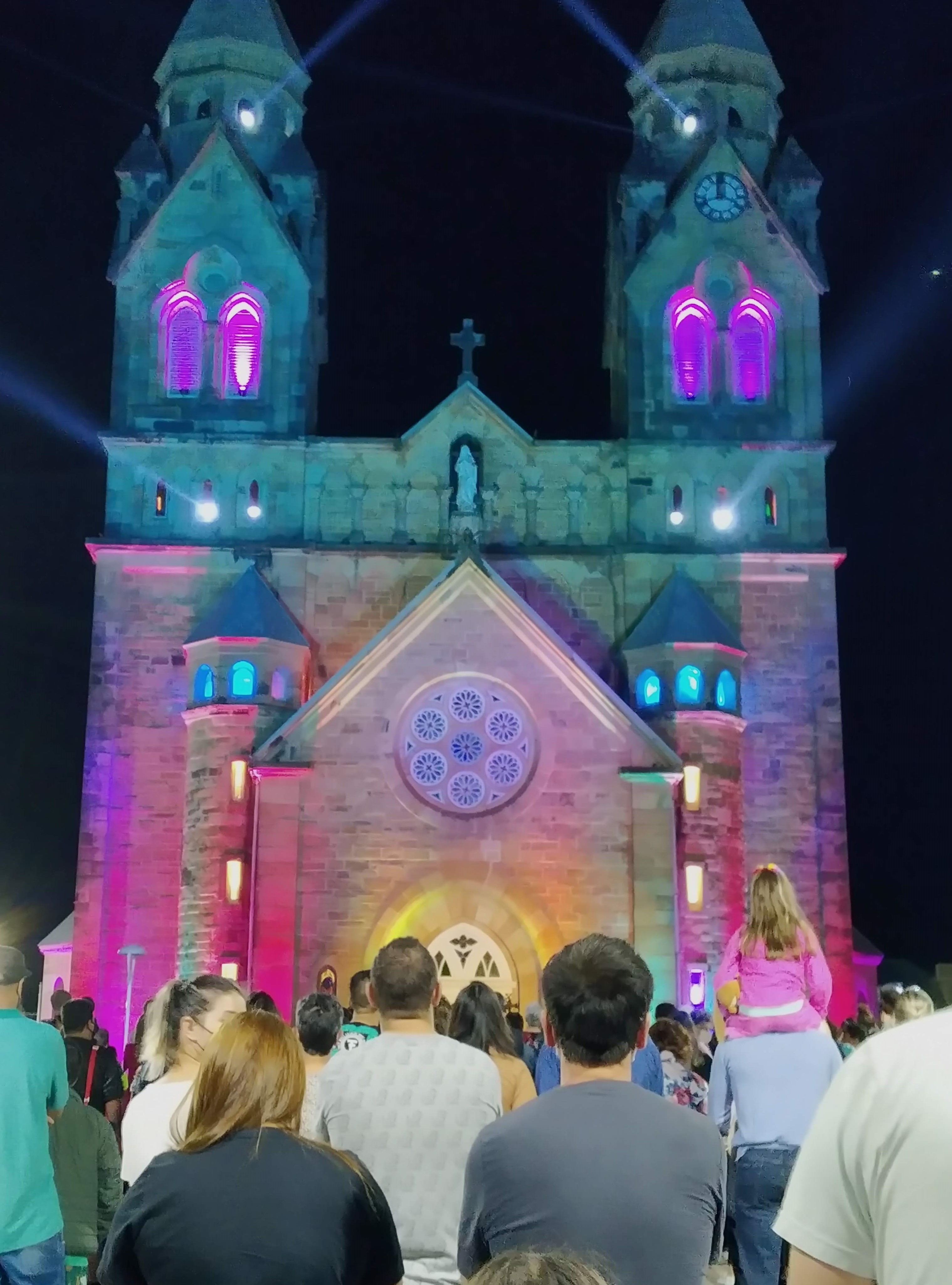 Prefeitura de Lages Prefeitura disponibiliza mais horários do show “Luzes na Catedral”, durante o Natal Felicidade 2021 - Um Doce Natal