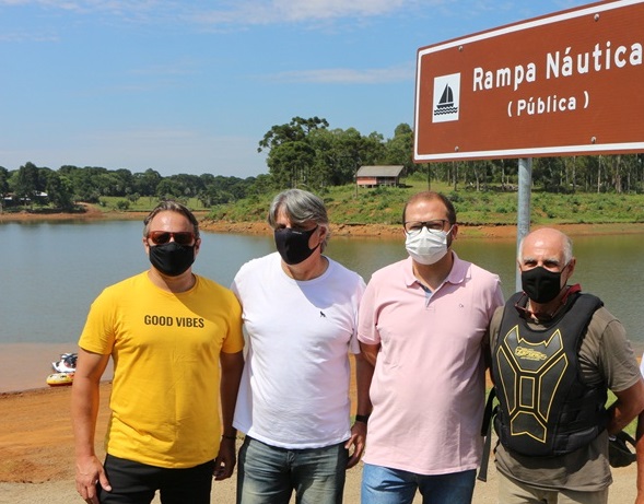 Prefeitura de Lages Prefeito em exercício, Juliano Polese, entrega rampa náutica pública, no Salto Caveiras