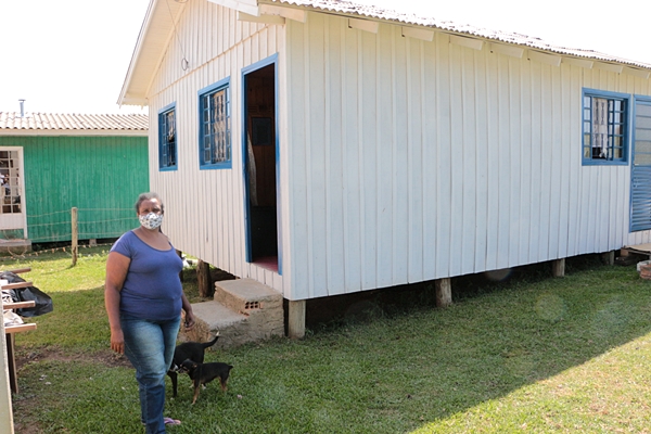 Prefeitura de Lages Prefeitura de Lages construiu e reformou mais de 120 casas no ano passado e a meta é chegar a 200 neste ano