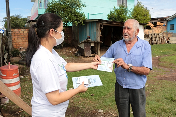 Prefeitura de Lages Equipes da Prefeitura percorrem os bairros divulgando o Saúde na Mão Lages 