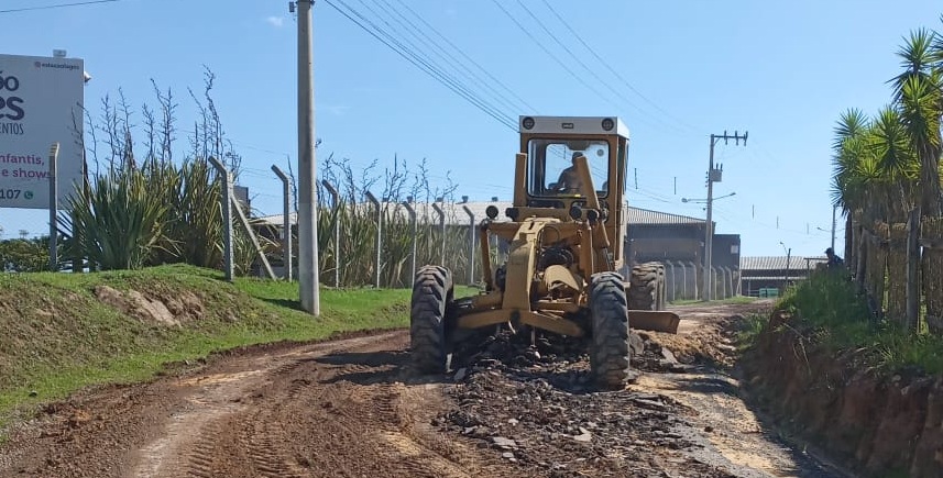 Prefeitura de Lages Final de semana de obras e serviços de melhoria na infraestrutura dos bairros de Lages