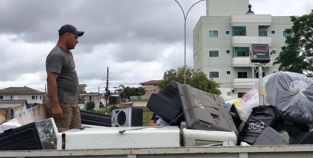 Prefeitura de Lages Mutirão recolhe três toneladas de lixo eletrônico em Lages