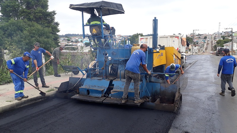 Prefeitura de Lages Prefeitura trabalha nas melhorias gerais de infraestrutura da avenida Jonas Ramos Martins, no bairro Tributo 