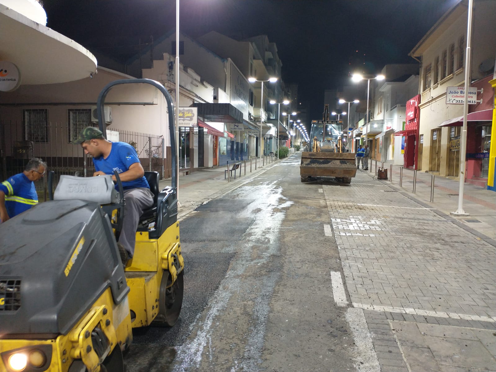 Prefeitura de Lages Equipe de serviços da Prefeitura atua na melhoria da infraestrutura urbana no final de semana