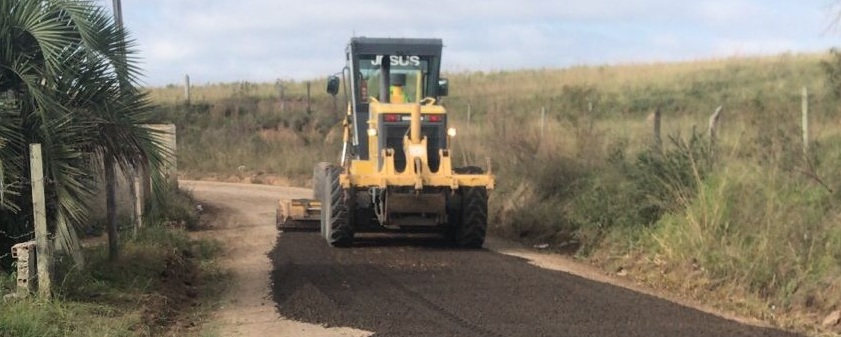 Prefeitura de Lages Serviços de melhoria da infraestrutura urbana não pararam no feriadão de Tiradentes