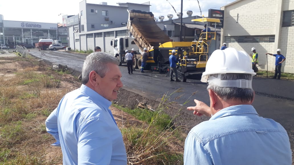 Prefeitura de Lages Minha Rua Melhor: Prefeitura asfalta mais duas ruas nos bairros