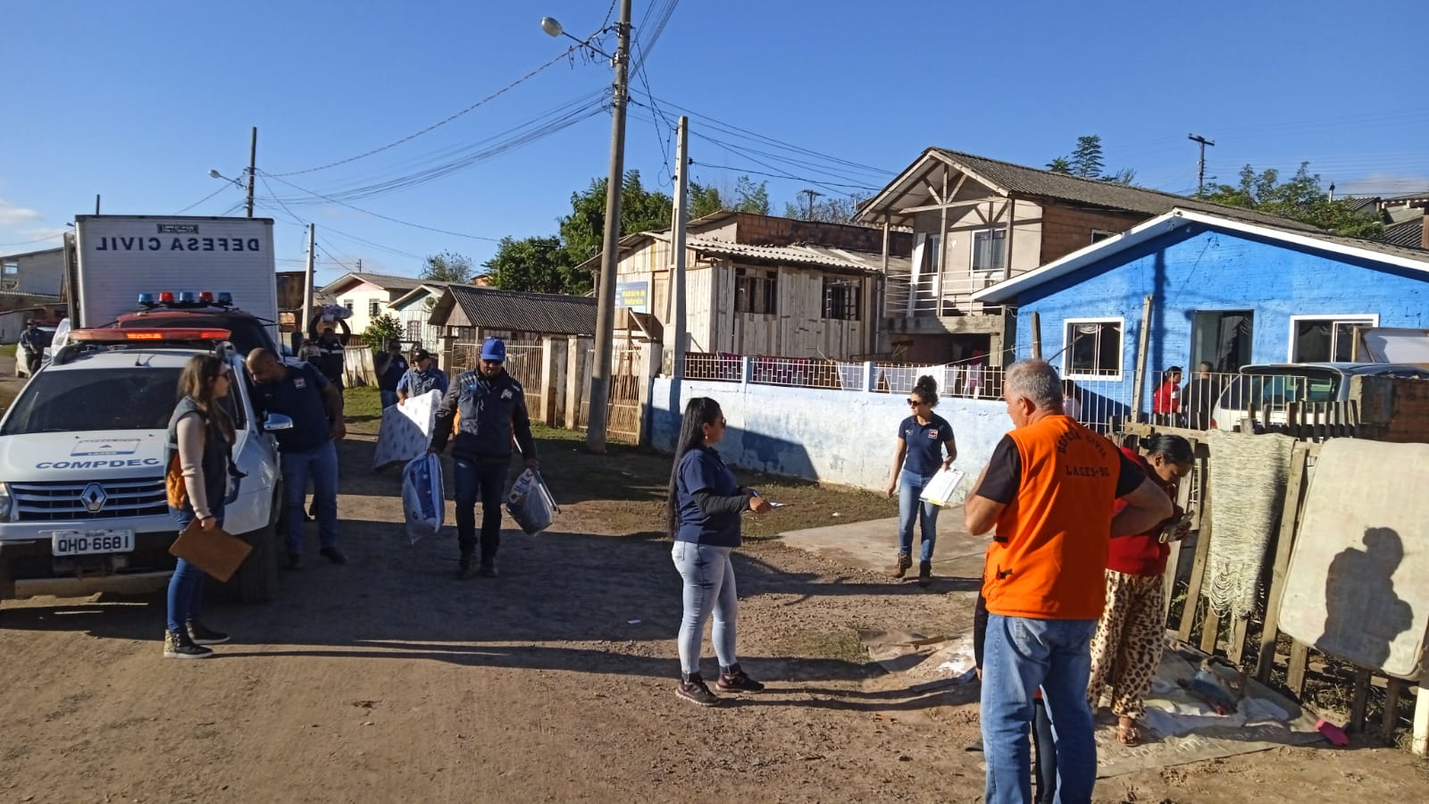 Prefeitura de Lages Defesa Civil Municipal entrega itens de assistência humanitária para as famílias que estavam desabrigadas pelas chuvas em Lages